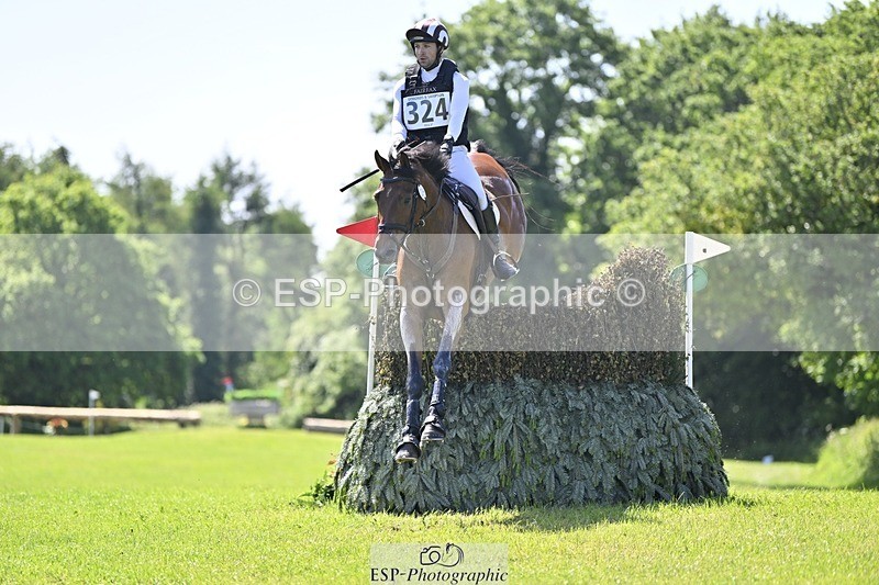 240525-110106-12400 - 324-COOMBELAND_SEMILLY-Rupert_Batting