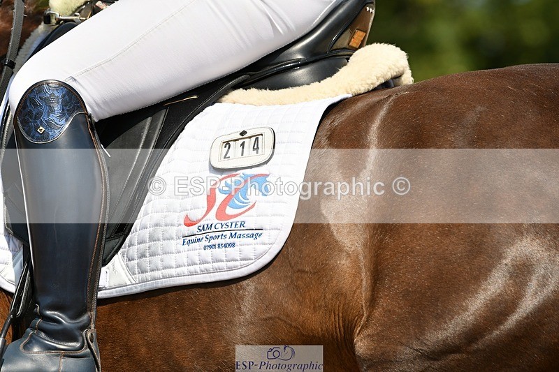 250817-130155-09811 - 214-Verity.PerryVogue