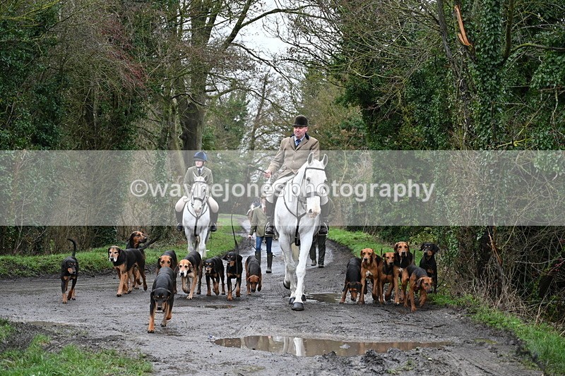 WJ7_9416 - Walk out..