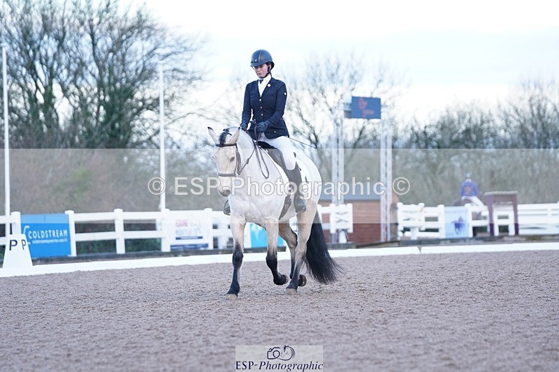 241214-094824-00077 - 145-CHLOE.DUNN-Tullys.Pinkeen.Pete