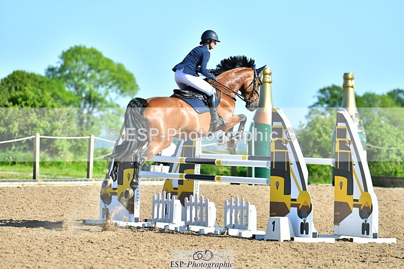 230526A-170001-02820 - Cls 7 Chard 1.20m Speed Derby