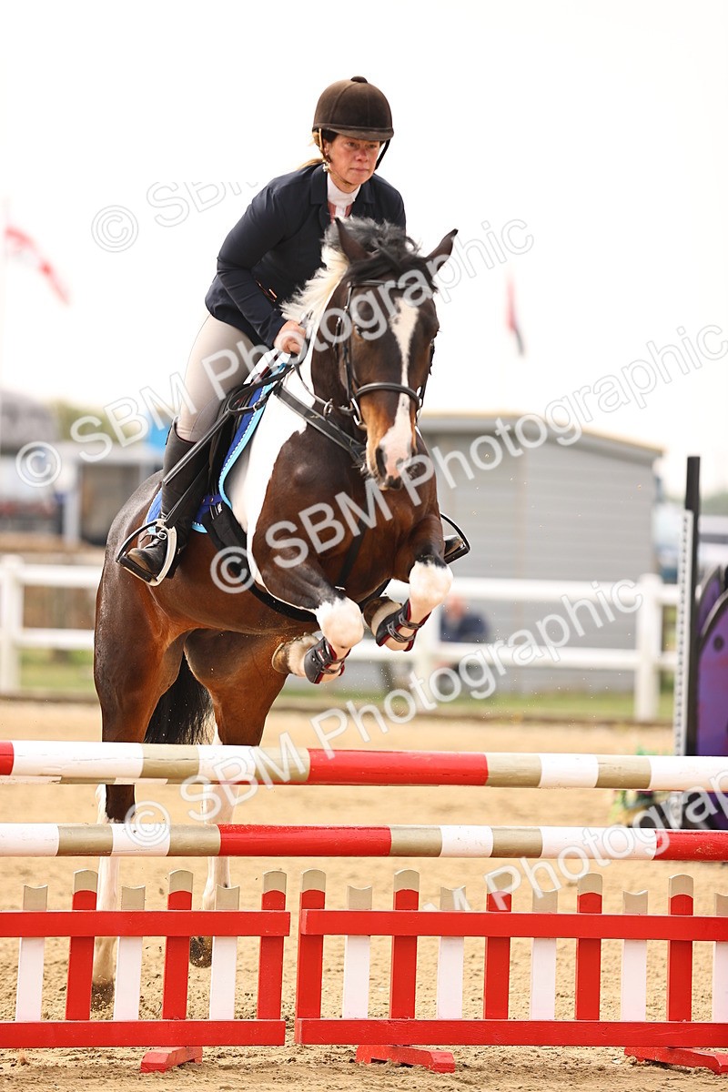  - Class 15 - Senior British novice - 90cm