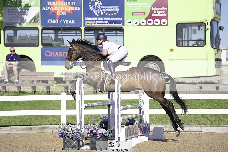 230624A-175750-02864 - Cls 33 1.05m Amateur Quali