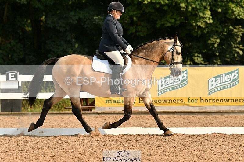 250817-092532-06915 - 082-Sarah.DavisWinston.Classic.Gold