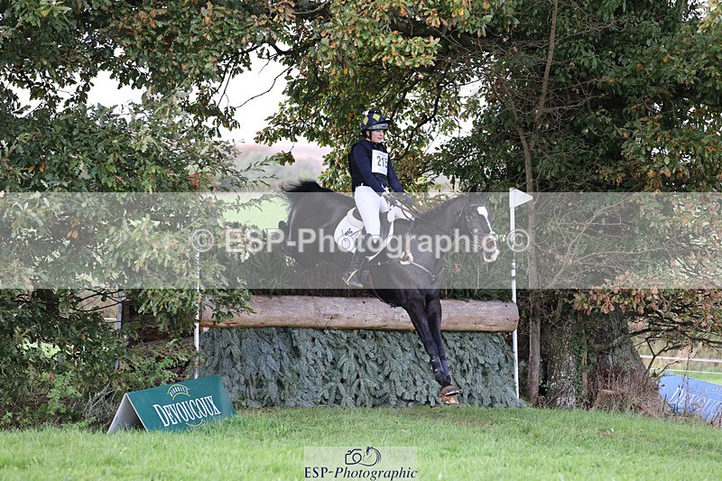 241025-151216-09230 - 215-Chloe.Livesey-SPORTSFIELD.LORD.LIVESEY