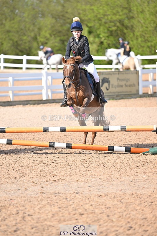 240504A-091137-00017 - Cls 11 Clear Round 50cm