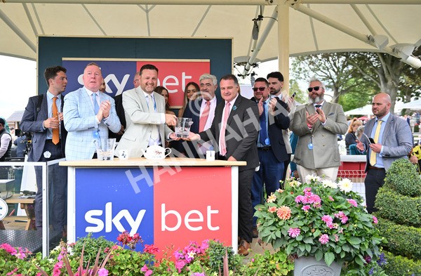 220825-035 Asgards Captain - Race 1 1.50pm Sky Bet Handicap