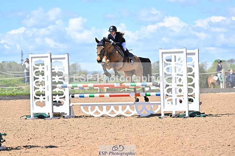 240504A-130421-01692 - Cls 4 Blue Chip Pony Newcomers & 1m Open