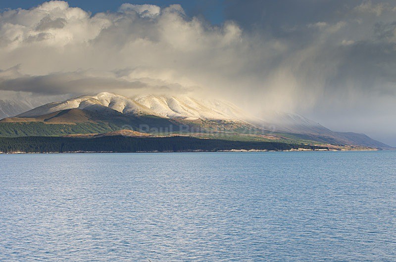 Snow shower Lake Pukaki-1 - New Zealand South Island