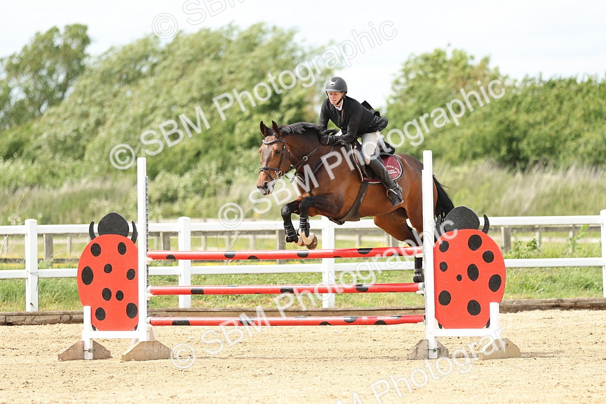 SBM_001140 - Class 4 - Senior Newcomers - 1.10m