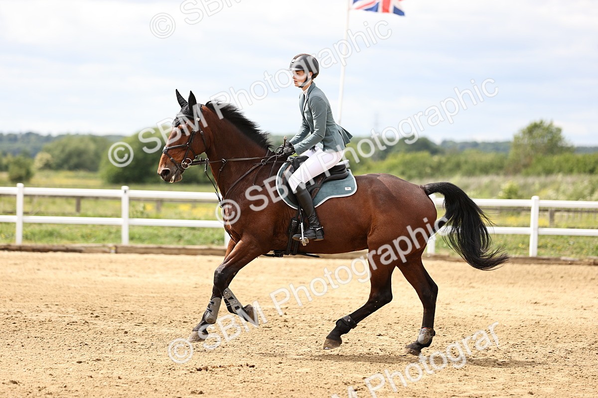 SBM_003366 - Class 11 - Senior Newcomers - 1.10m