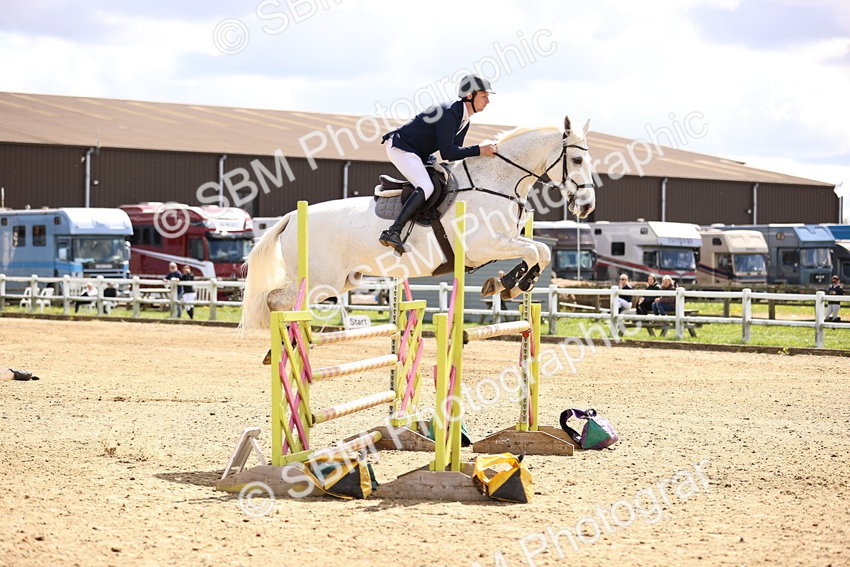 SBM_003863 - Class 17 - Senior Newcomers - 1.10m