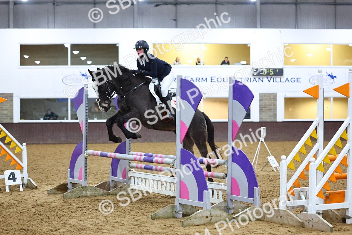 SBM_002830 - Class 6 - Holly & Ivy Stakes - 90cm