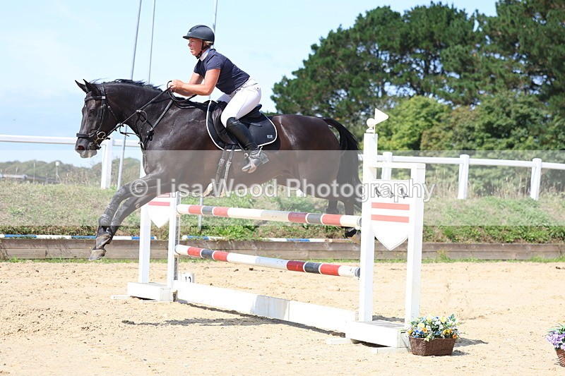 3E7A1702 - Class 8: Senior Newcomers/1.10m open