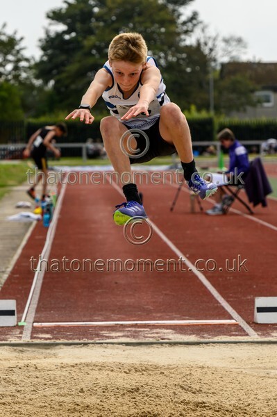 Age25SUN-919975 - Field Male