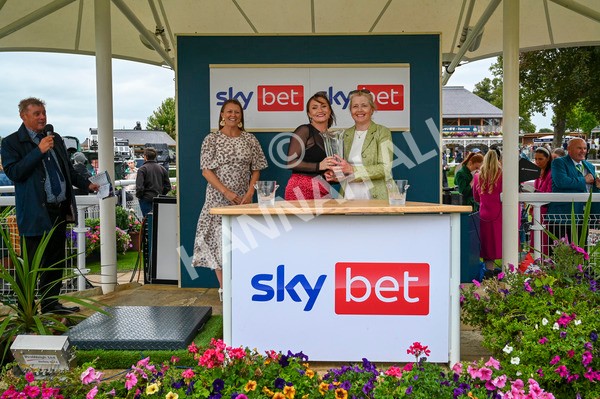 210824-Race 5-Extensio-5806 - Race 5 4.10pm Sky Bet Stayers Handicap