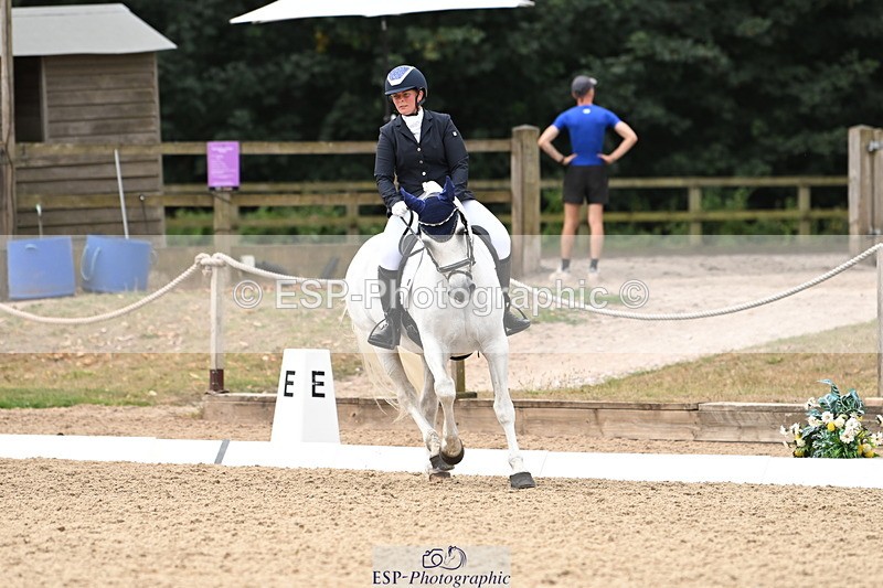 250808A-110315-00558 - 080-Becky.AndrewsTyan.Talk.of.the.town