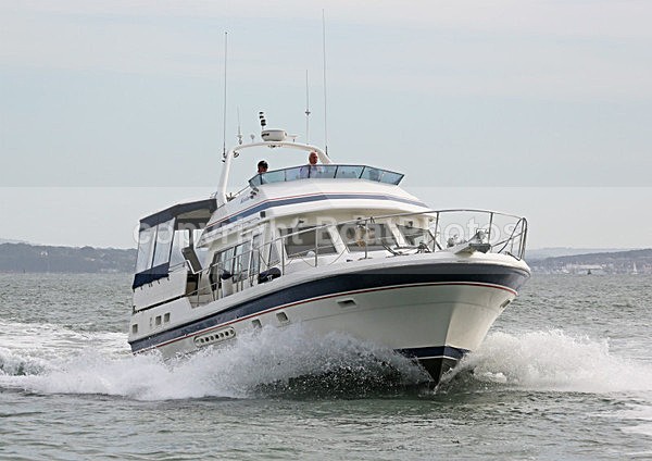 120906 KASIMA WT7A1013 - Flybridge Cruisers