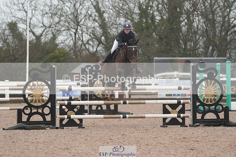 251207-121613-02018 - Cls 20 Snr Newcomers and 1.10m