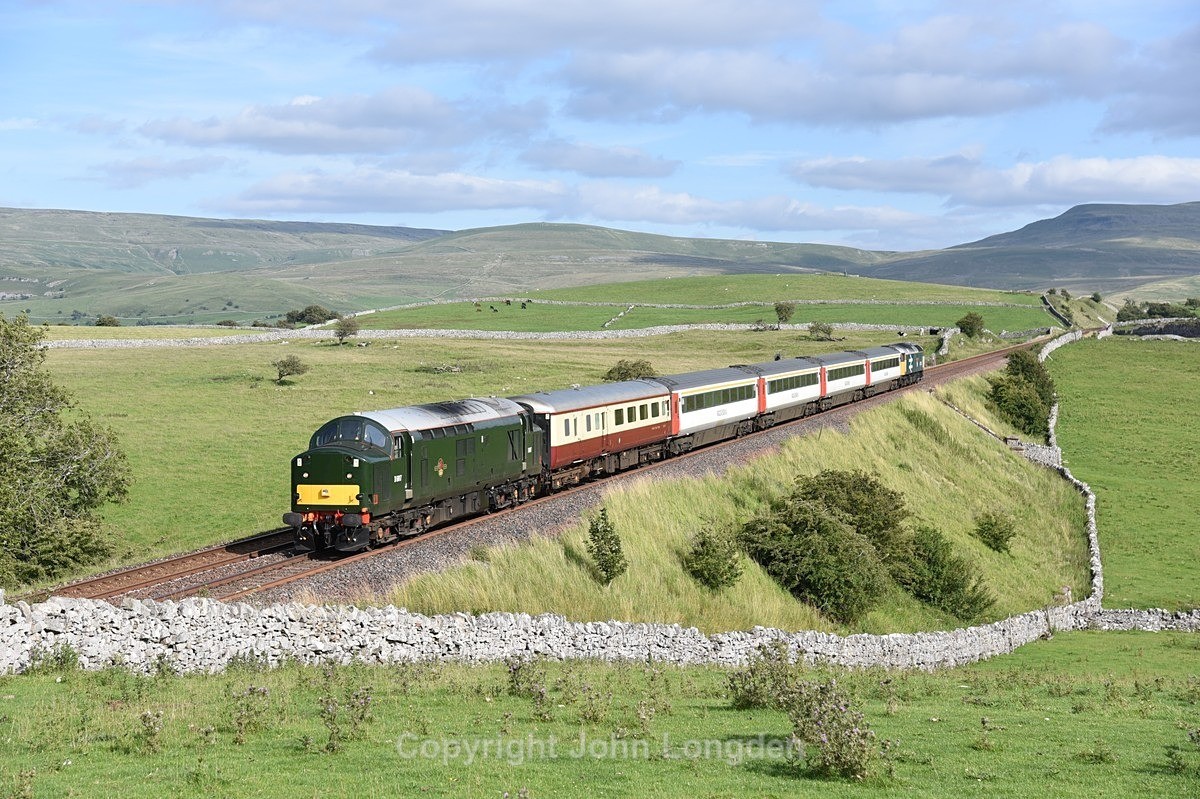 JL - 29.7.20 D6817 / 37521 1Z45 16:12 Skipton - Appleby, Waitby - Waitby Common