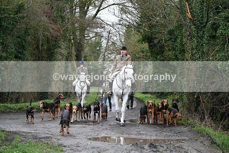 WJ7_9418 - Walk out..