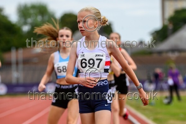 Age25SAT-925534 - Track Female Set One