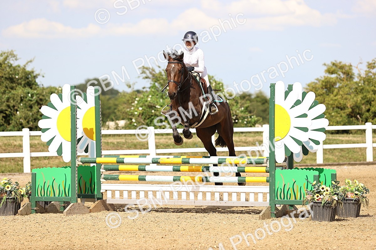 SBM_002440 - Class 18 - Ariat Senior British Novice- 90cm Open
