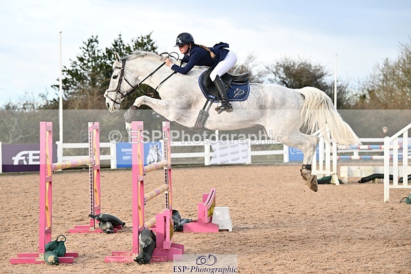 241208-132451-01772 - Cls 21 Newcomers and 1.10m Open