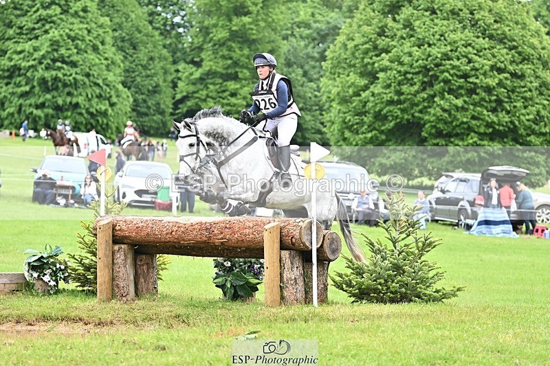 240525-155140-17339 - 226-CLONSHIRE_ON_TREND-Heidi_Coy