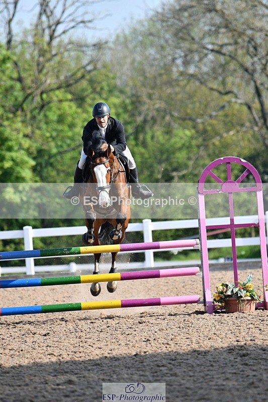 240512A-085715-17030 - Cls 39 British Novice and 90cm Open