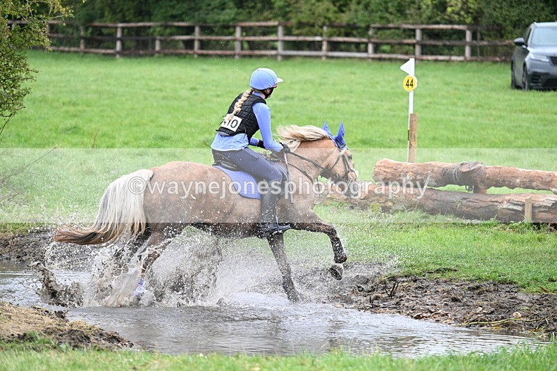 WJ7_1670 - Time at Photographer 13:13 to 13:26