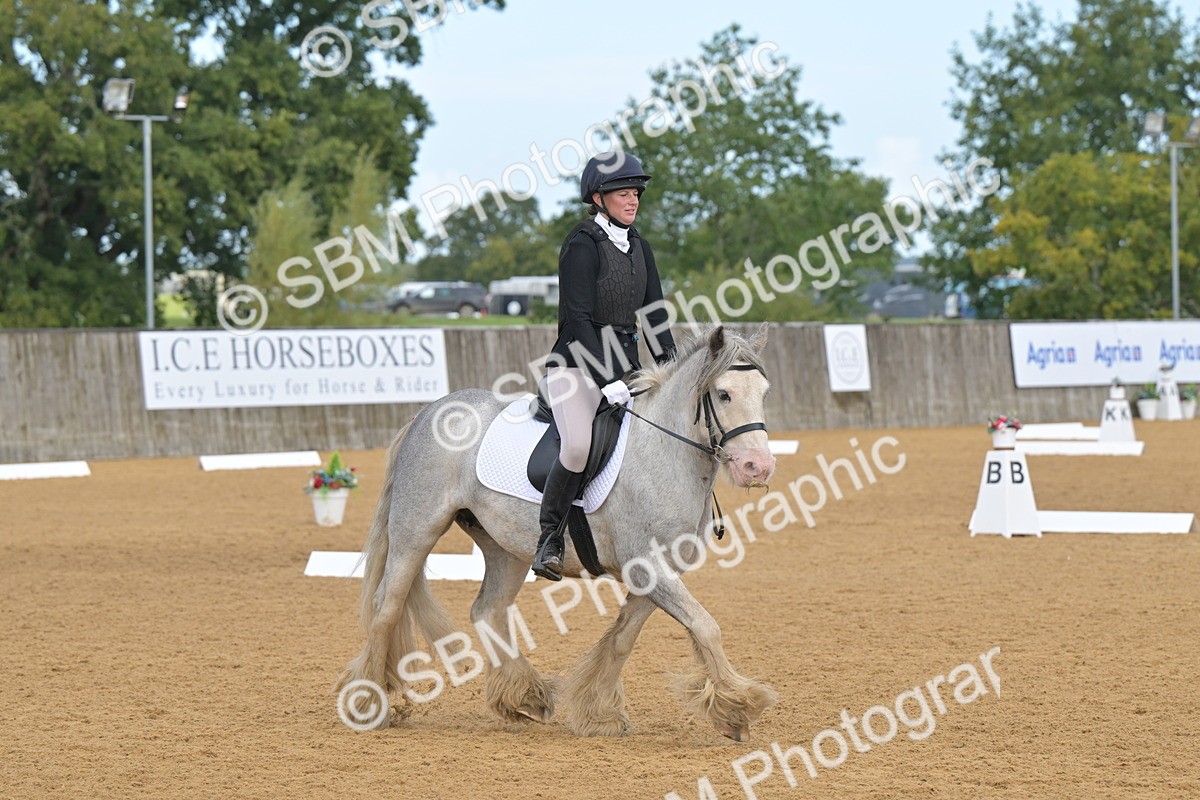 SBM_03730 - D2 - Small Tour Championship Intro 2
