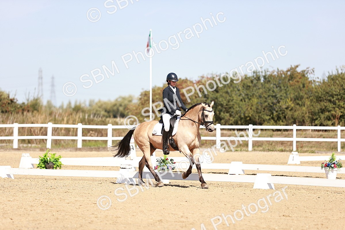 SBM_004620 - Class 12 - Novice 5 - 10.31-11.41