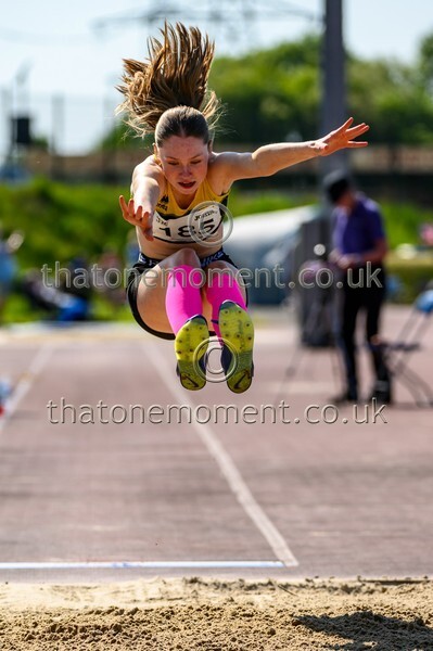 West25Sat-928561 - Field Female