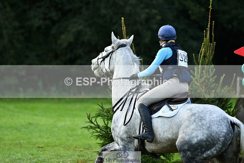 251025A-095949-15215 - D-329-Clementine.Montgomerie