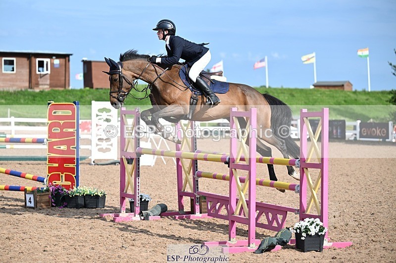 260627-175408-05882 - Cls 27 Foxhunter and 1.10m