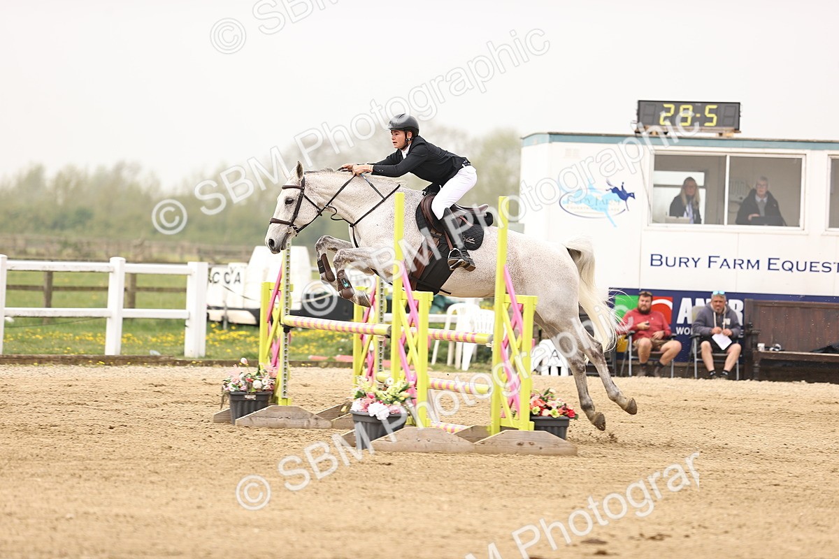  - Class 15 - Senior British novice - 90cm