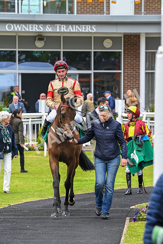 160526-Race 4-Right And Exact-9743 - Race 4 3.37pm Sky Bet For The Fans Handicap