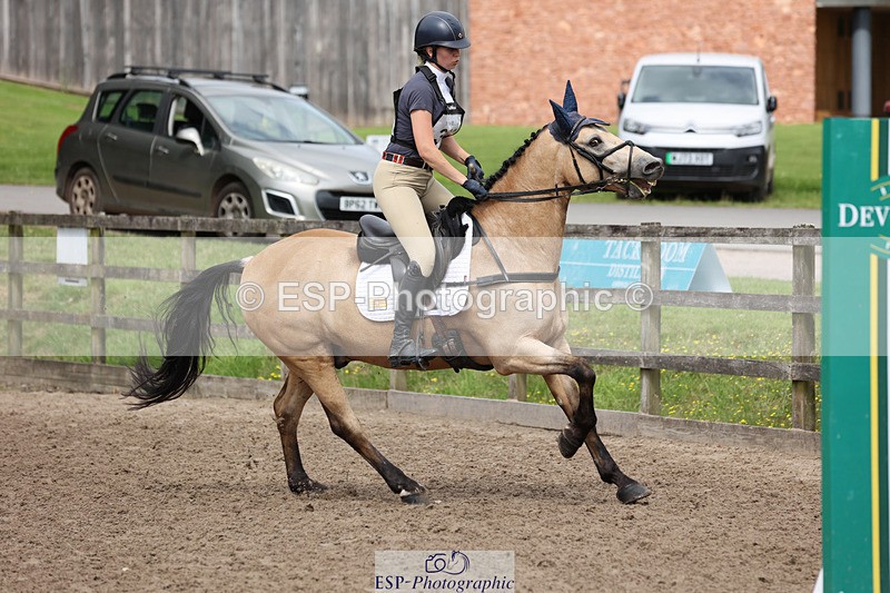 240804-105752-11388 - 316-Chloe_Dunn-TOWERHILL_SHAMIE