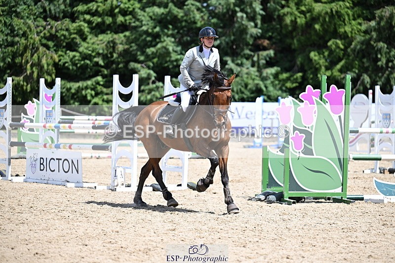 260705A-142231-20331 - Cls 52 Snr 1m 05 GP Jump Off
