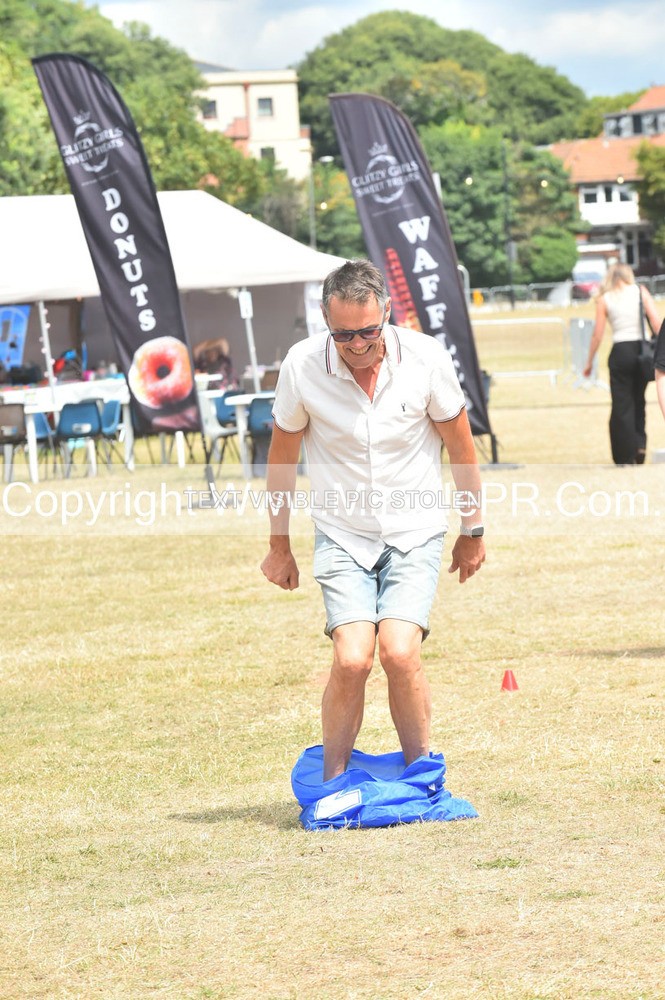 SH4_1187 - Fun and games with Carol and Team.