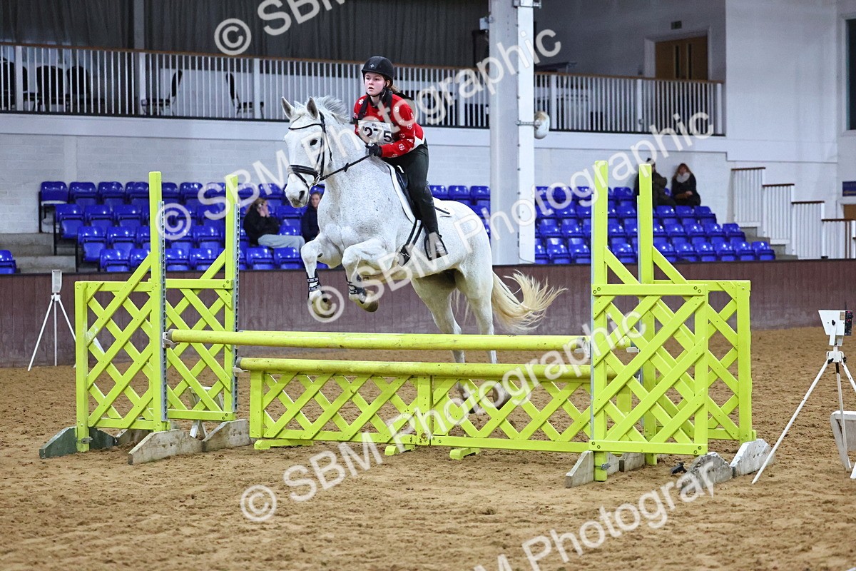 SBM_002531 - Class 6 - Holly & Ivy Stakes - 90cm