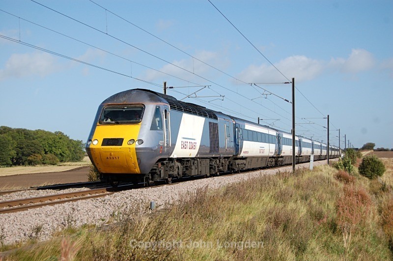 22.9.11 - 43317 & 43299, 09.30 Edinburgh - Kings Cross, Mordon - East Coast Main Line (north to south)