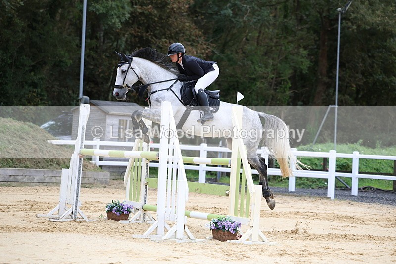 3E7A3181 - Class 8: Senior Newcomers/1.10m open
