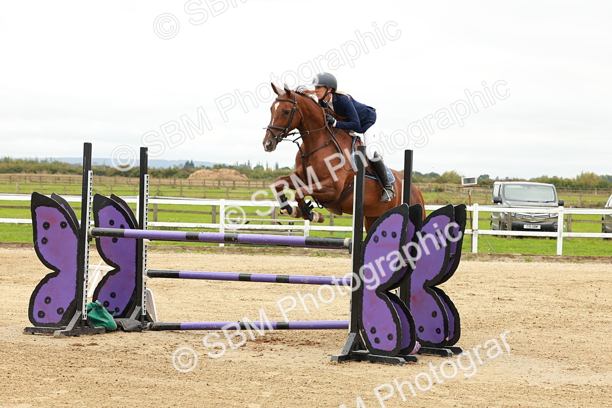 1I0A7974 - Class 5 - Senior Foxhunter 1.20m