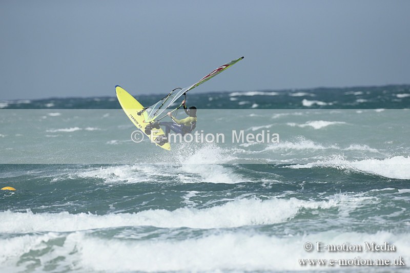 WS 020413-142 - Windsurfing