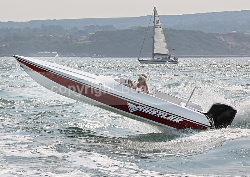 130826 HUSTLER WT7A2365 - Speedboats