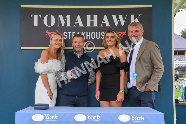 280723-Race 4-Cairn Gorm-0135 - Race 4 6.40pm Tomahawk Restaurants Handicap