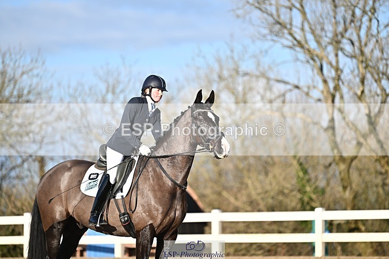 241214-111324-01337 - 144-Natasha.Rumble-Week.Orchard.Leo