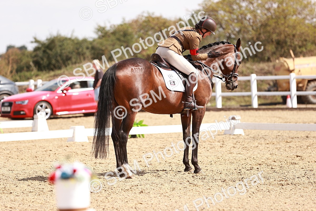 SBM_018430 - Class 17 - Novice 6